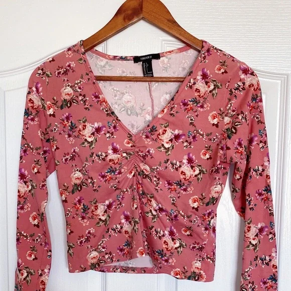 FOREVER 21: Long Sleeve Crop Top